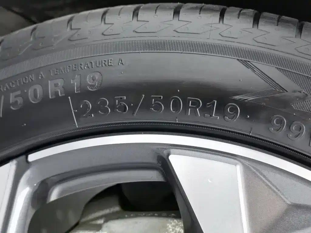 Geely Boyue L 2023 1.5TD DCT Premium Edition — миниатюра 24