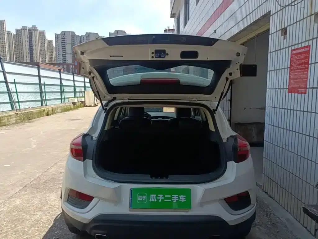 Geely GS 2016 Elegant Edition 1.3T Automatic Leading Model — миниатюра 19