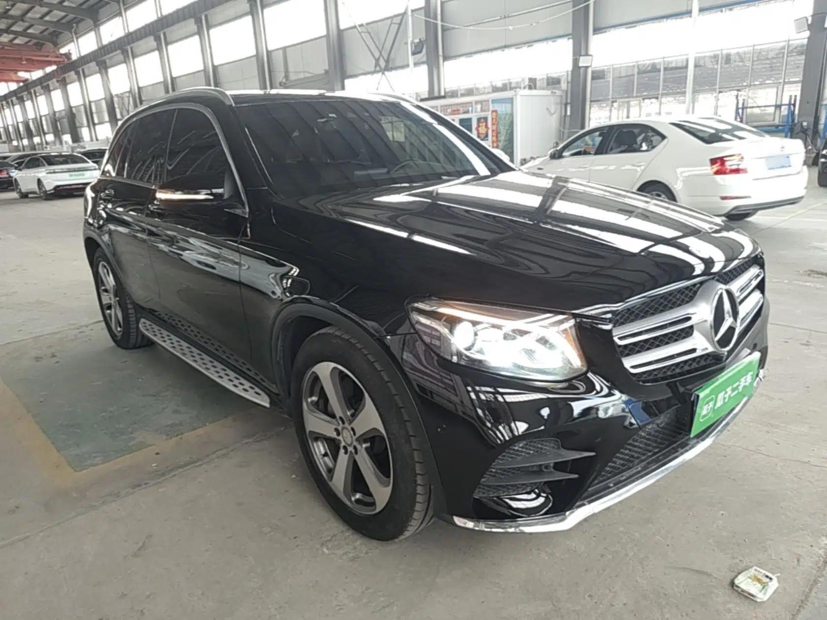 Mercedes-Benz GLC 2017 GLC 260 4MATIC Luxury Model — миниатюра 3