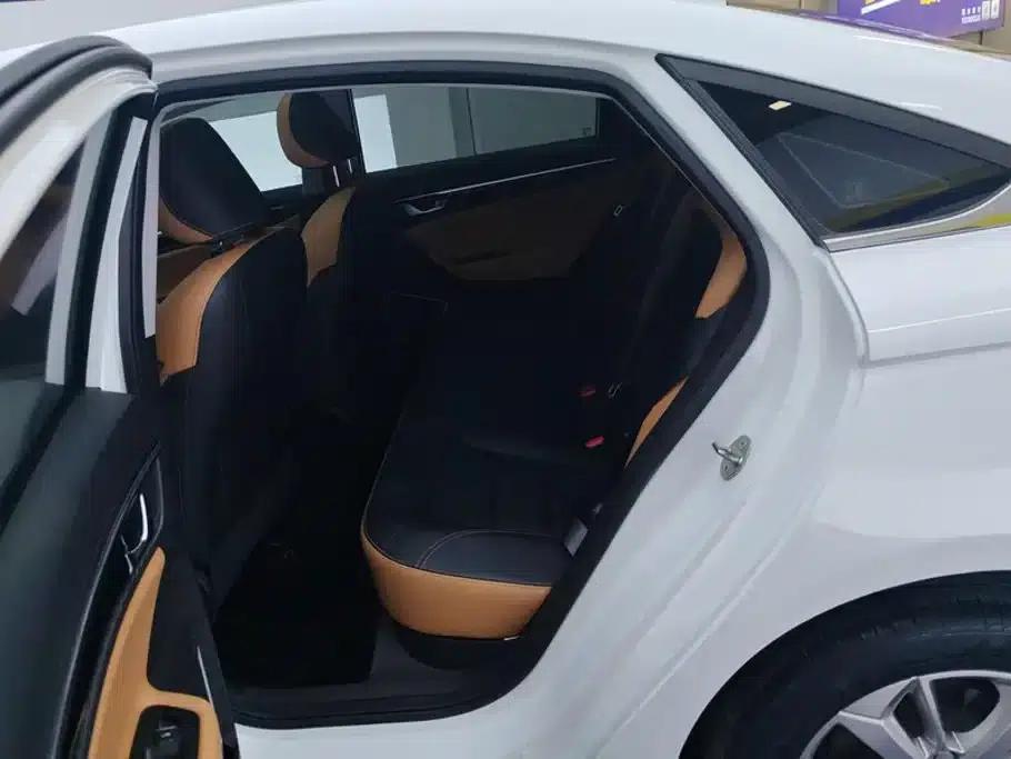 Geely Emgrand GL 2020 1.4T CVT Luxury Edition — миниатюра 11