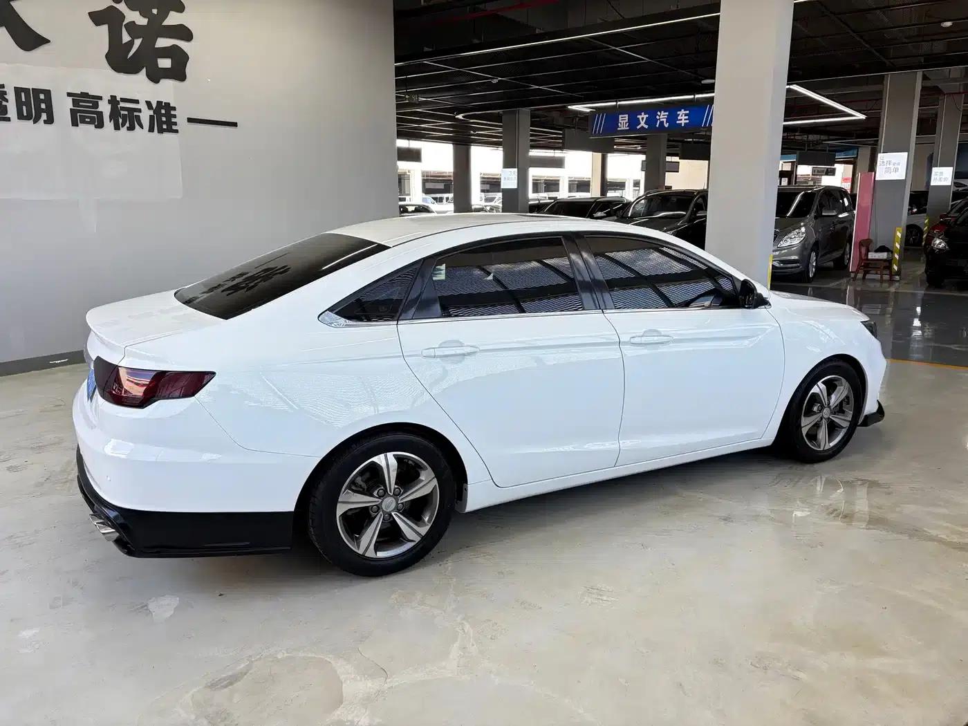 Geely Emgrand GL 2018 1.8L DCT Elite Intelligent Connected Edition — миниатюра 6