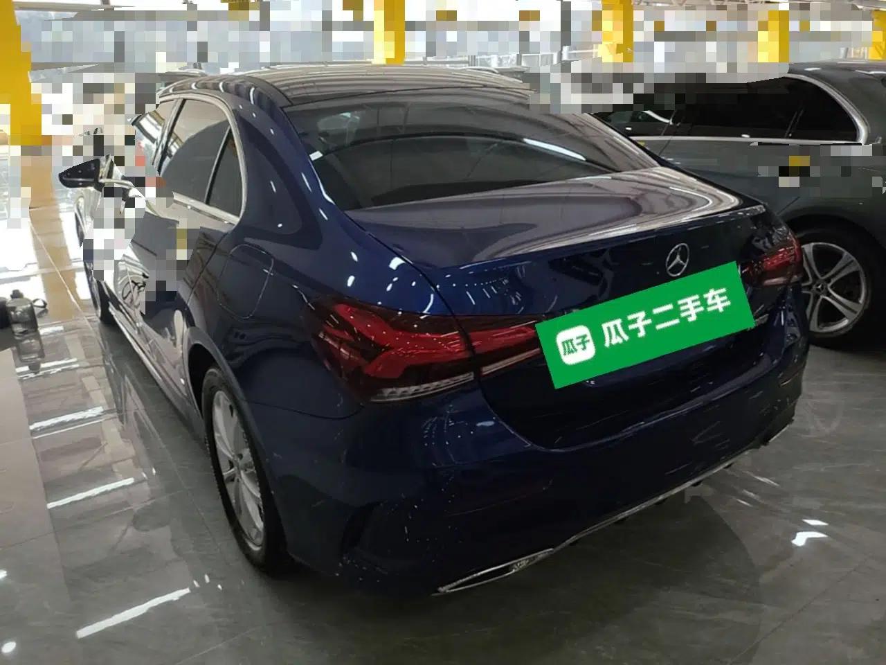 Mercedes-Benz A-Class 2022 Restyled A 200 L Sport Sedan Fashion Version — миниатюра 4