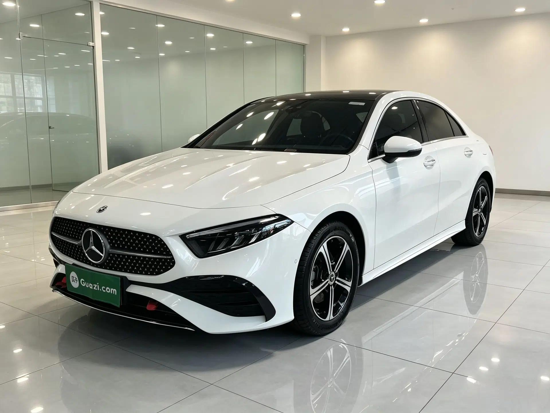 Mercedes-Benz A-Class 2024 A 200 L Fashion Model — миниатюра 1