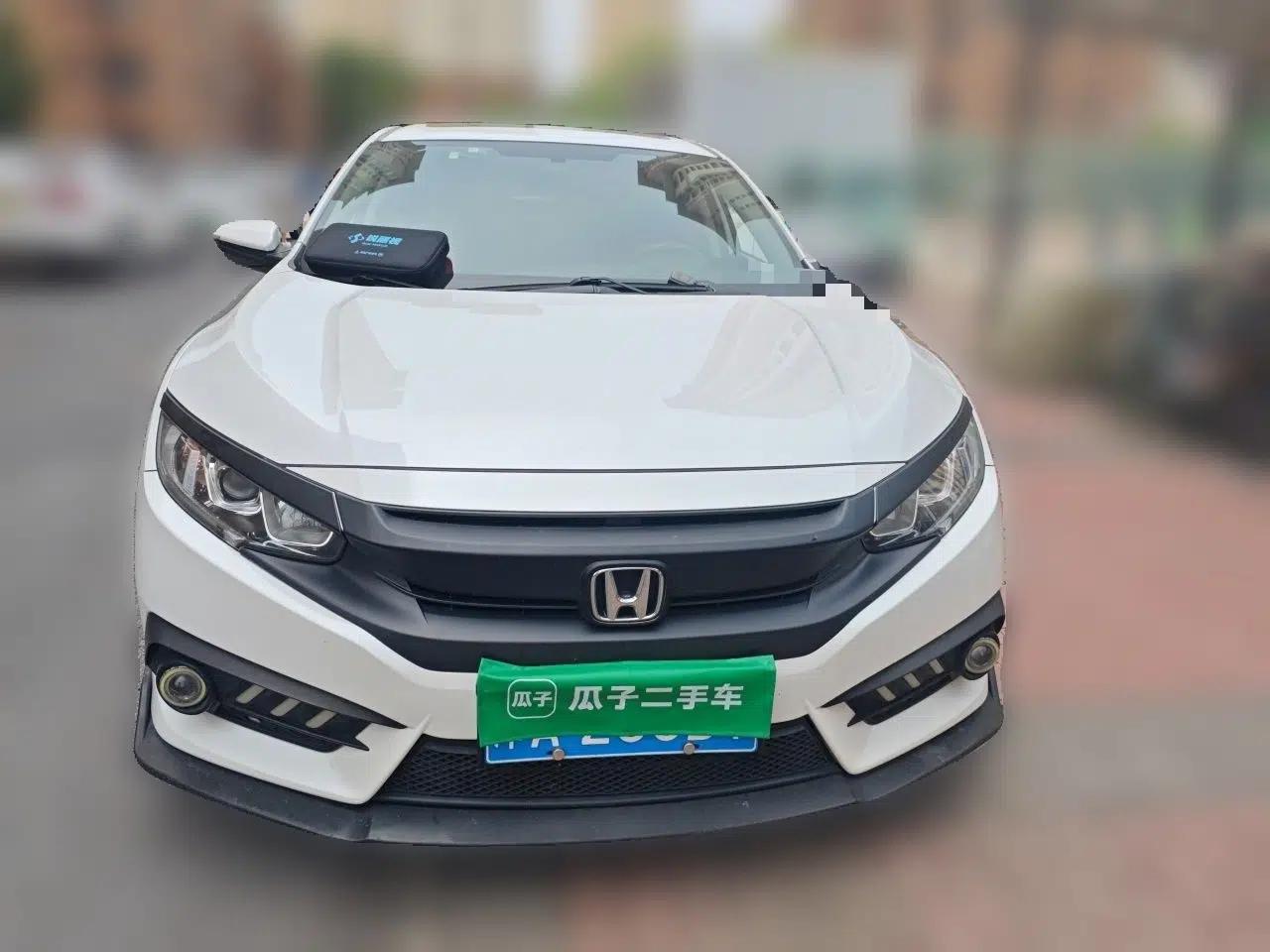 Honda Civic 2016 220TURBO CVT Luxury Edition — миниатюра 2
