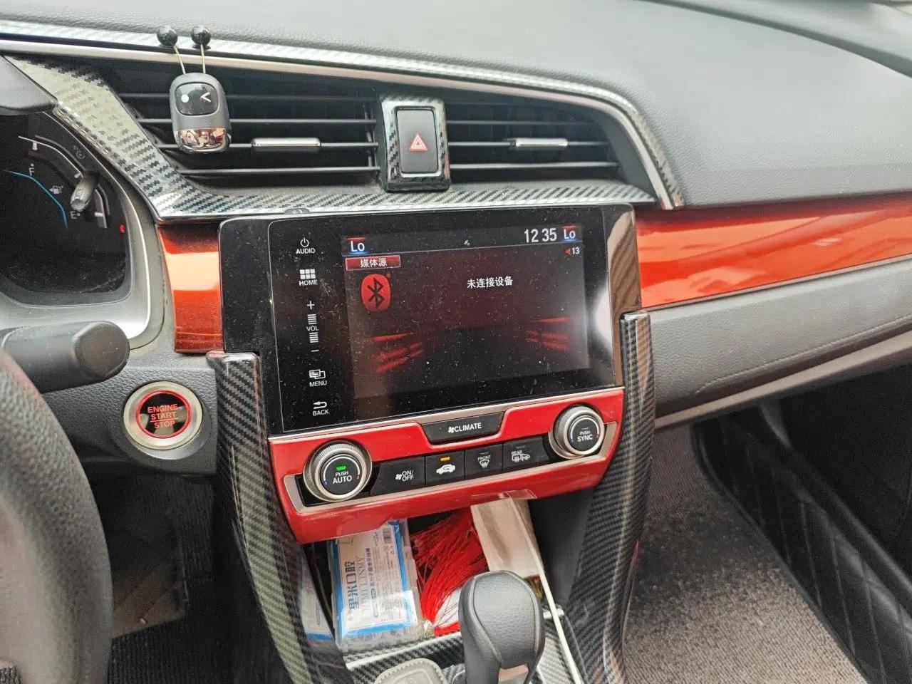 Honda Civic 2016 220TURBO CVT Luxury Edition — миниатюра 13