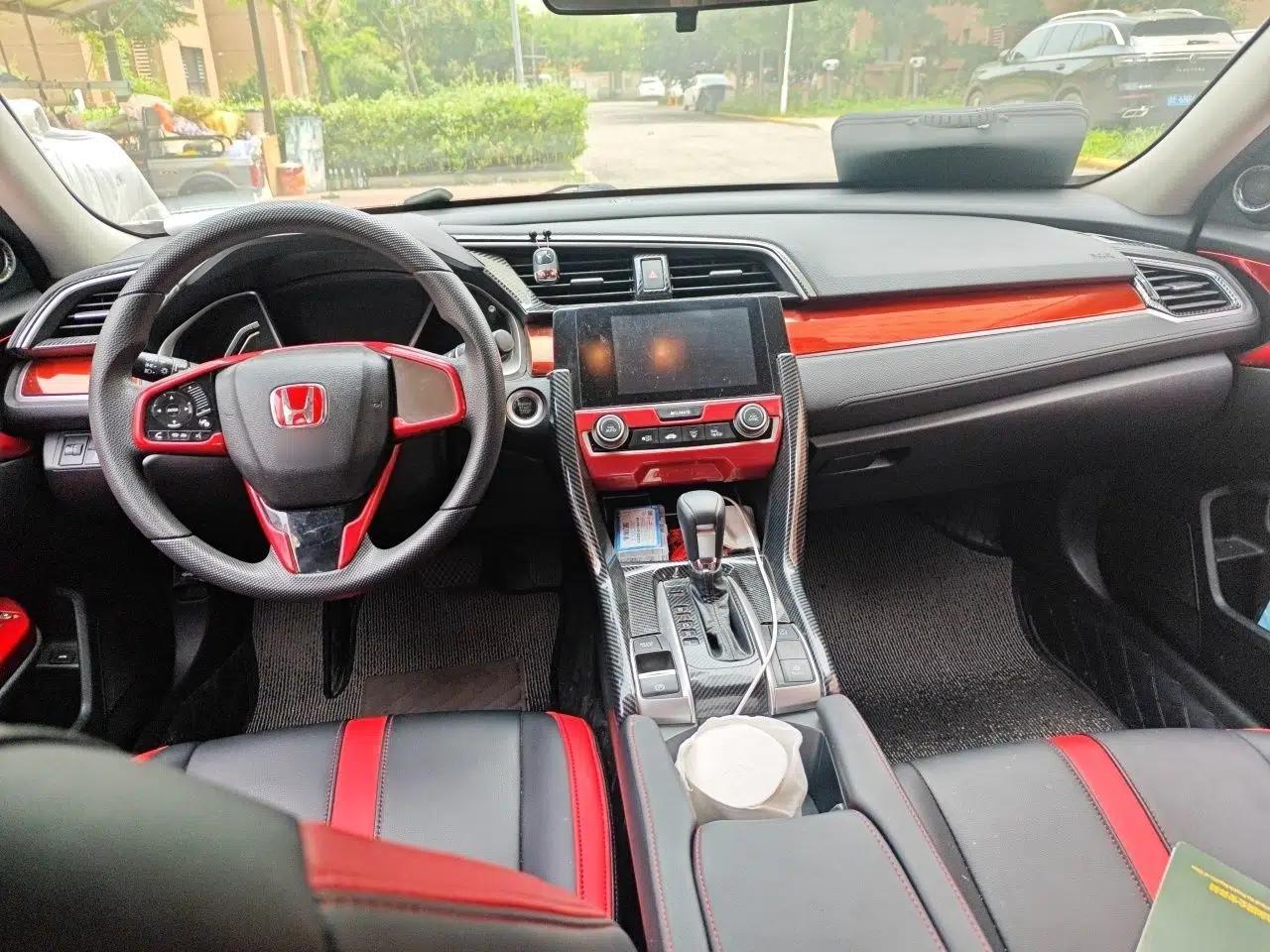 Honda Civic 2016 220TURBO CVT Luxury Edition — миниатюра 9