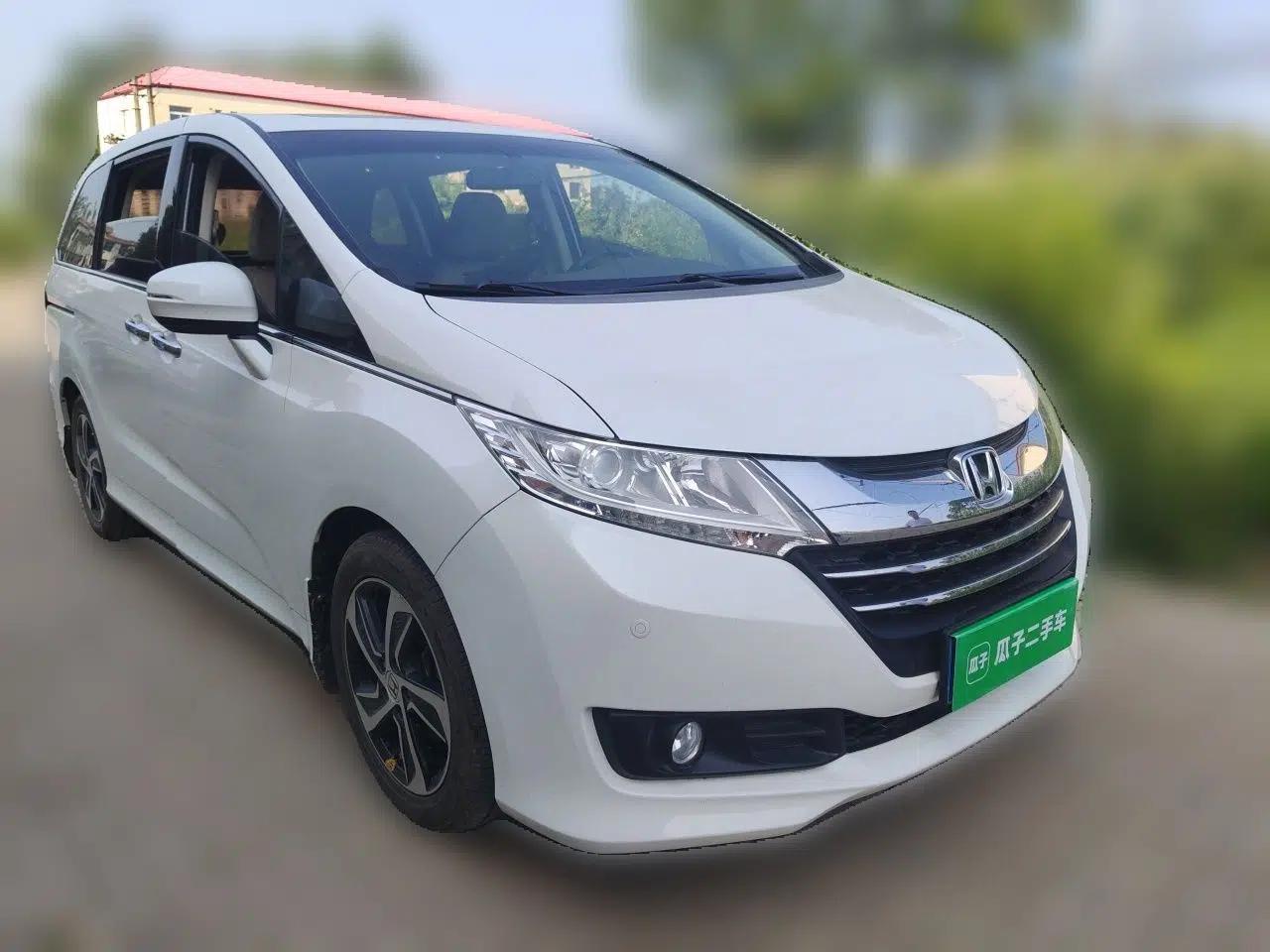 Honda Odyssey 2015 2.4L Luxury Edition — миниатюра 3