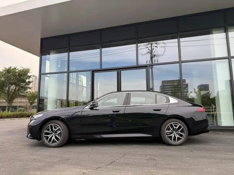 BMW i5 2026 eDrive40L M Sport Package — миниатюра 3