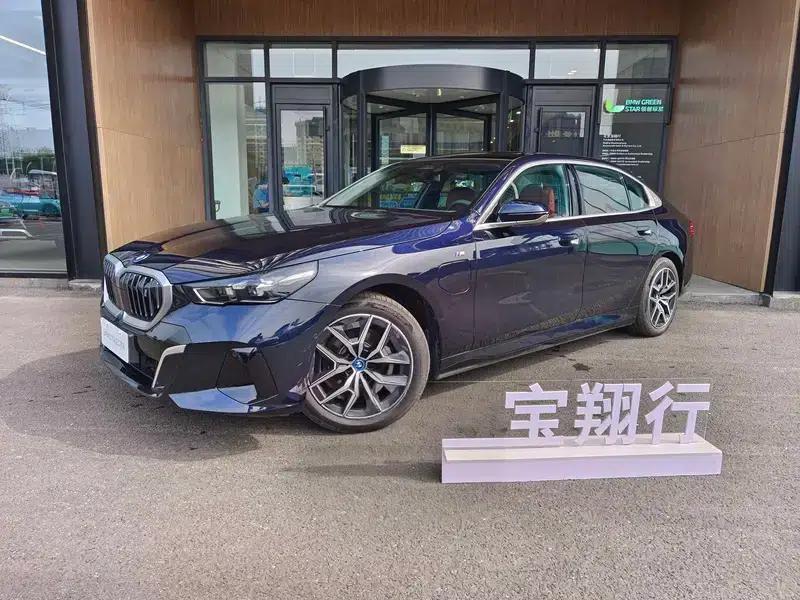 BMW i5 2025 eDrive35L Luxury Package — миниатюра 1