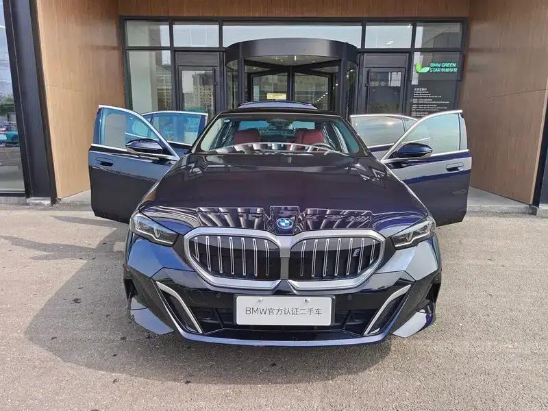 BMW i5 2025 eDrive35L Luxury Package — миниатюра 2