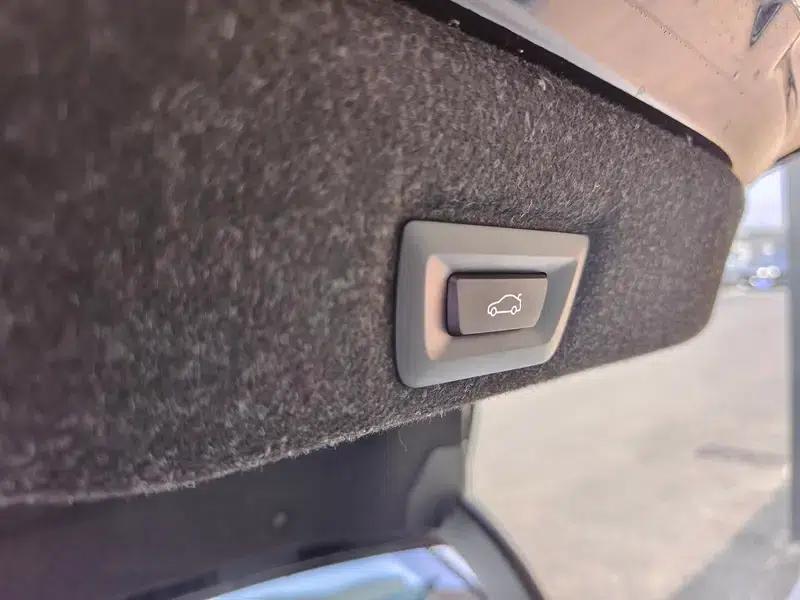 BMW i5 2025 eDrive35L Luxury Package — миниатюра 12