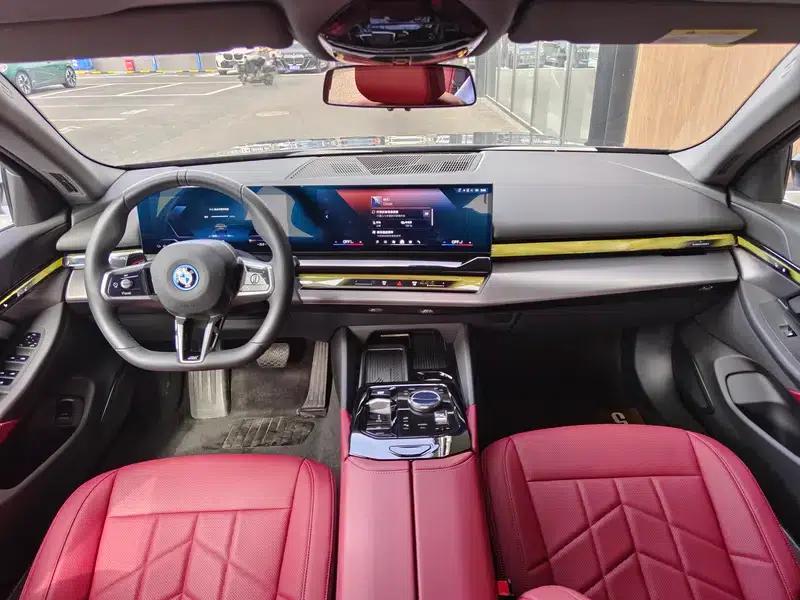 BMW i5 2025 eDrive35L Luxury Package — миниатюра 17