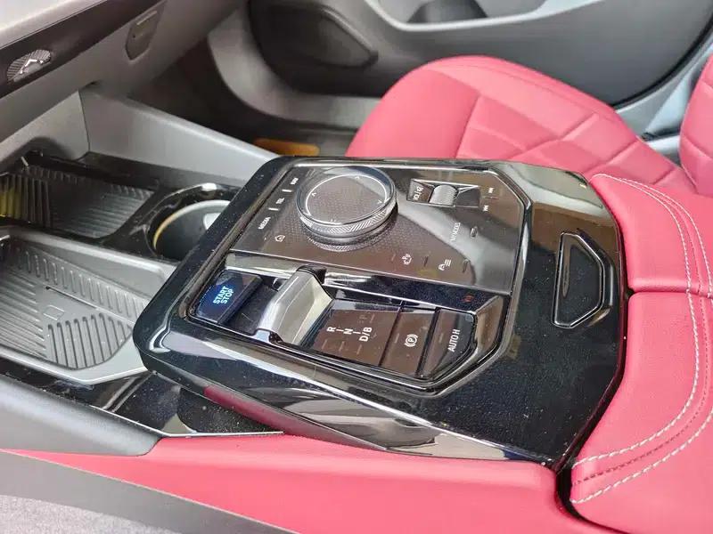 BMW i5 2025 eDrive35L Luxury Package — миниатюра 18