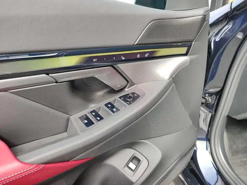 BMW i5 2025 eDrive35L Luxury Package — миниатюра 23