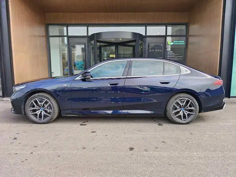 BMW i5 2025 eDrive35L Luxury Package — миниатюра 4
