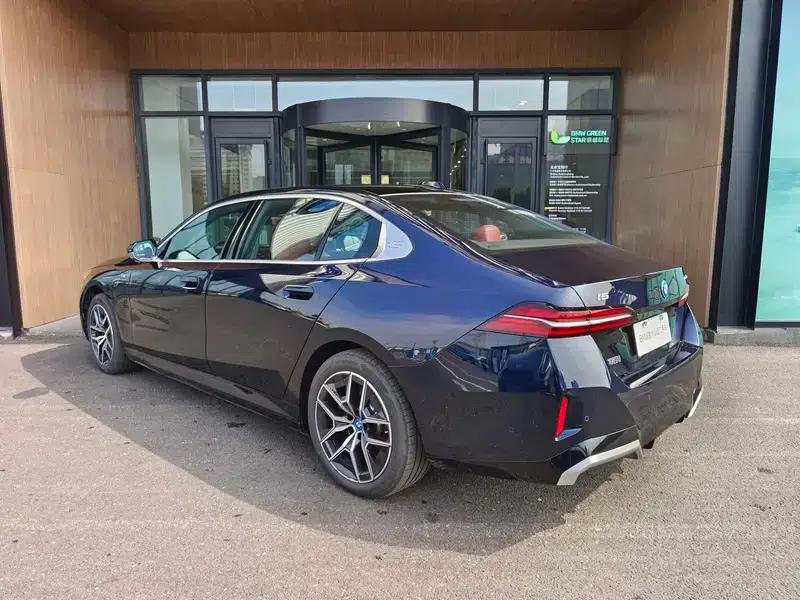 BMW i5 2025 eDrive35L Luxury Package — миниатюра 5