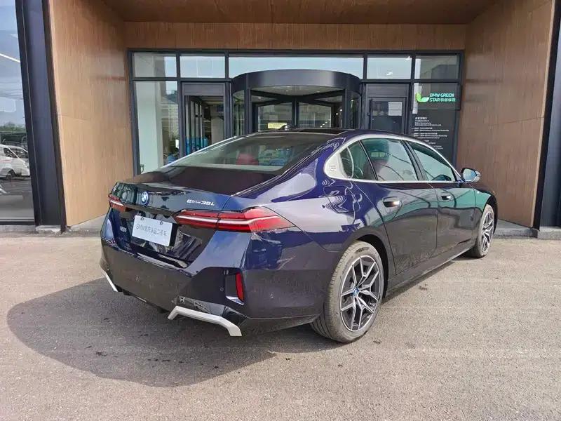 BMW i5 2025 eDrive35L Luxury Package — миниатюра 7