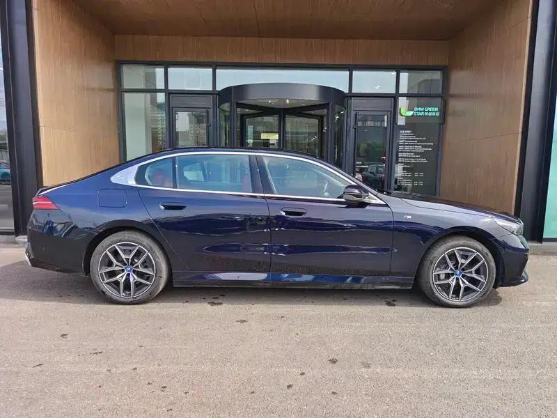 BMW i5 2025 eDrive35L Luxury Package — миниатюра 8