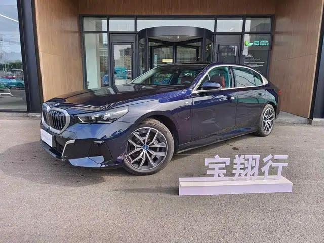 BMW i5 2025 eDrive35L Luxury Package