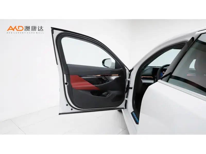 BMW i5 2025 eDrive35L M Sport Package — миниатюра 9