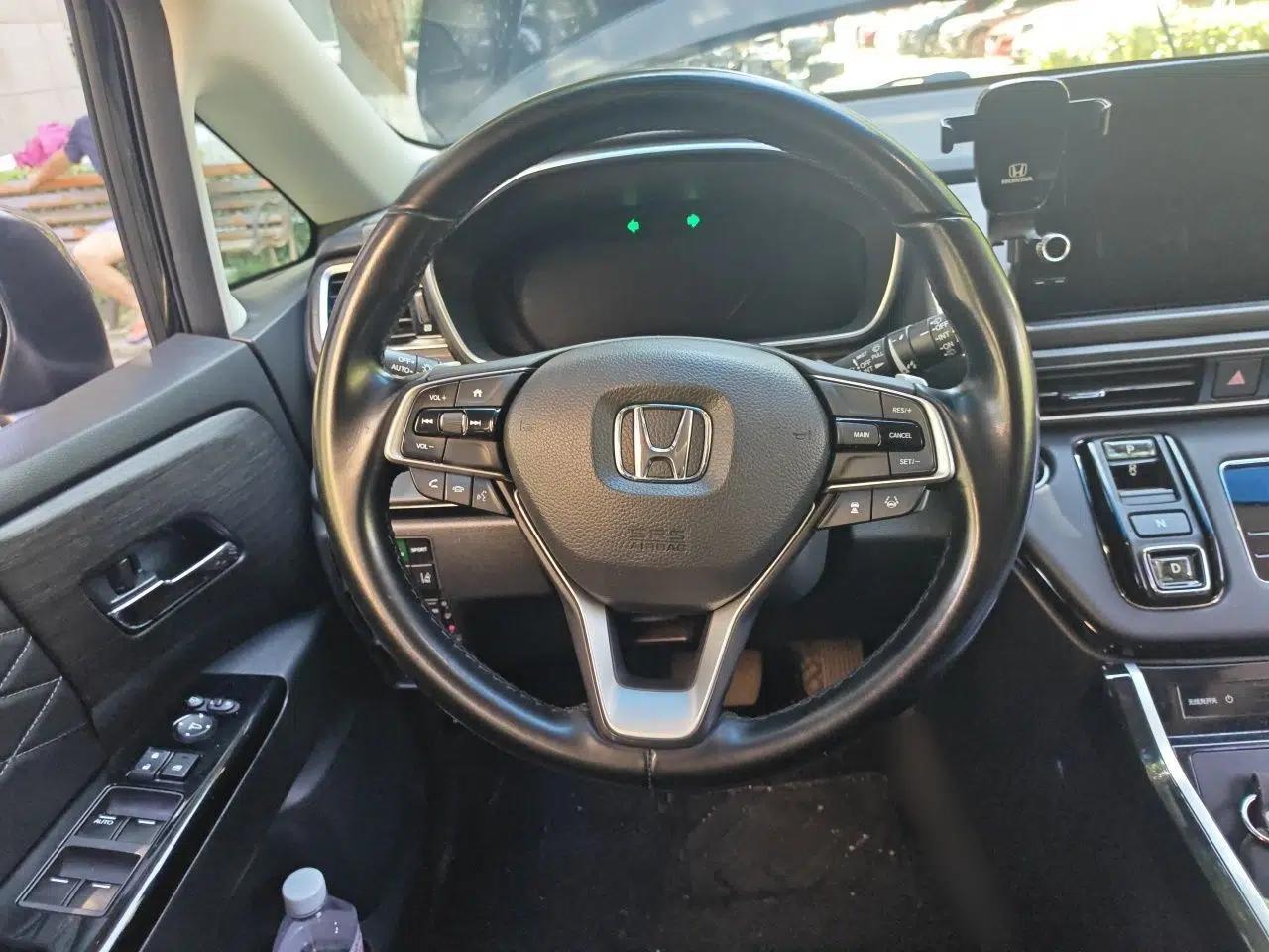 Honda Elysion 2022 2.0L eHEV Luxury First Edition — миниатюра 10
