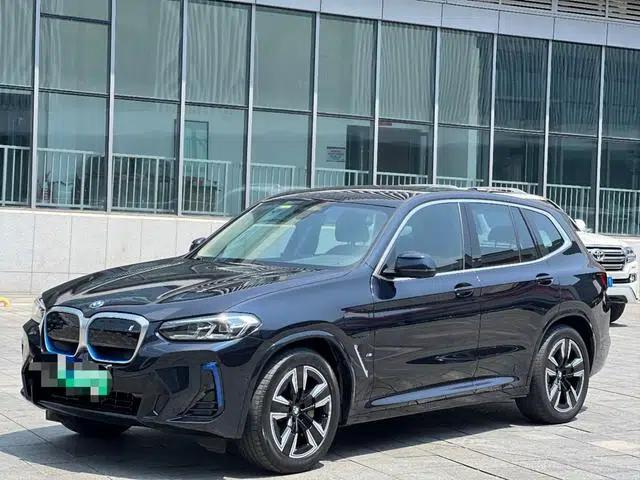 BMW iX3 2021 Leading Edition