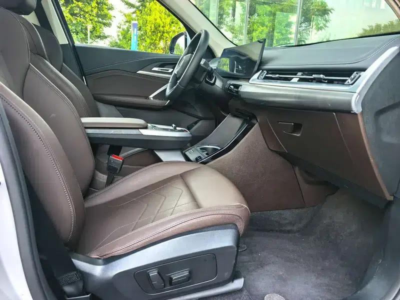 BMW iX1 2025 eDrive25L M Sport Package — миниатюра 11