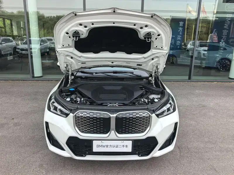 BMW iX1 2025 eDrive25L M Sport Package — миниатюра 13