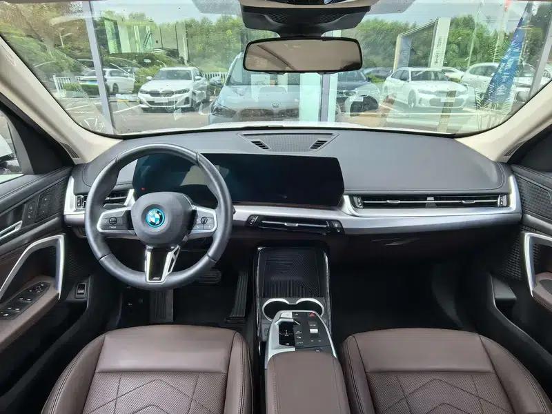 BMW iX1 2025 eDrive25L M Sport Package — миниатюра 15
