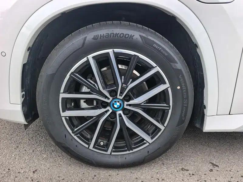 BMW iX1 2025 eDrive25L M Sport Package — миниатюра 6