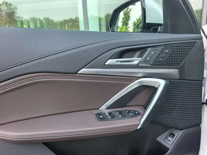 BMW iX1 2025 eDrive25L M Sport Package — миниатюра 7