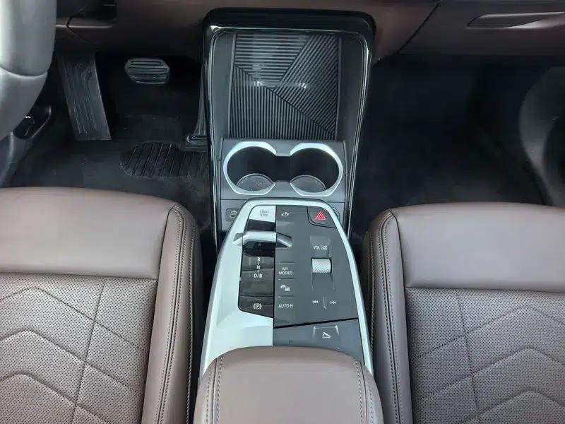 BMW iX1 2025 eDrive25L M Sport Package — миниатюра 8