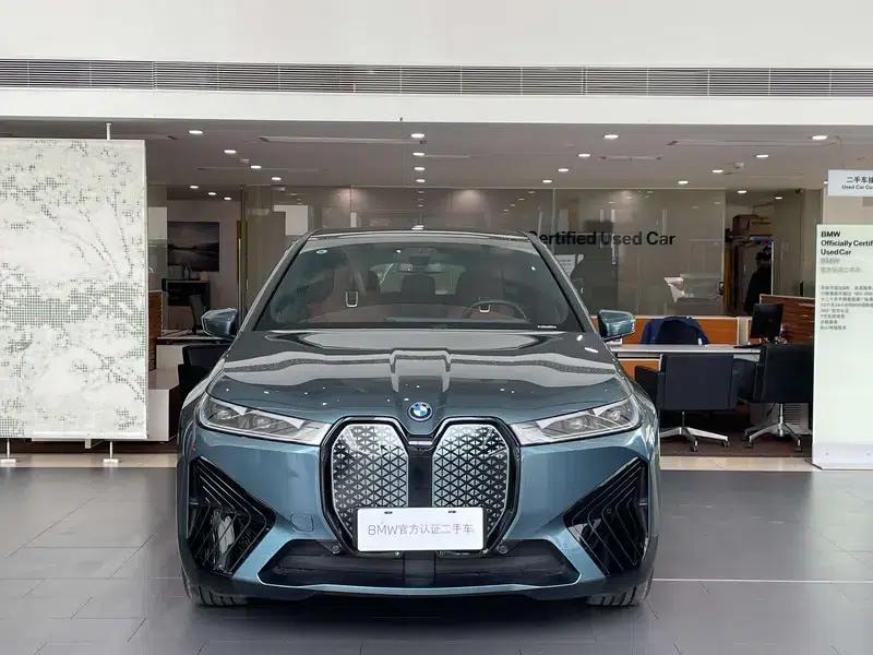 BMW iX 2023 xDrive40 — миниатюра 2