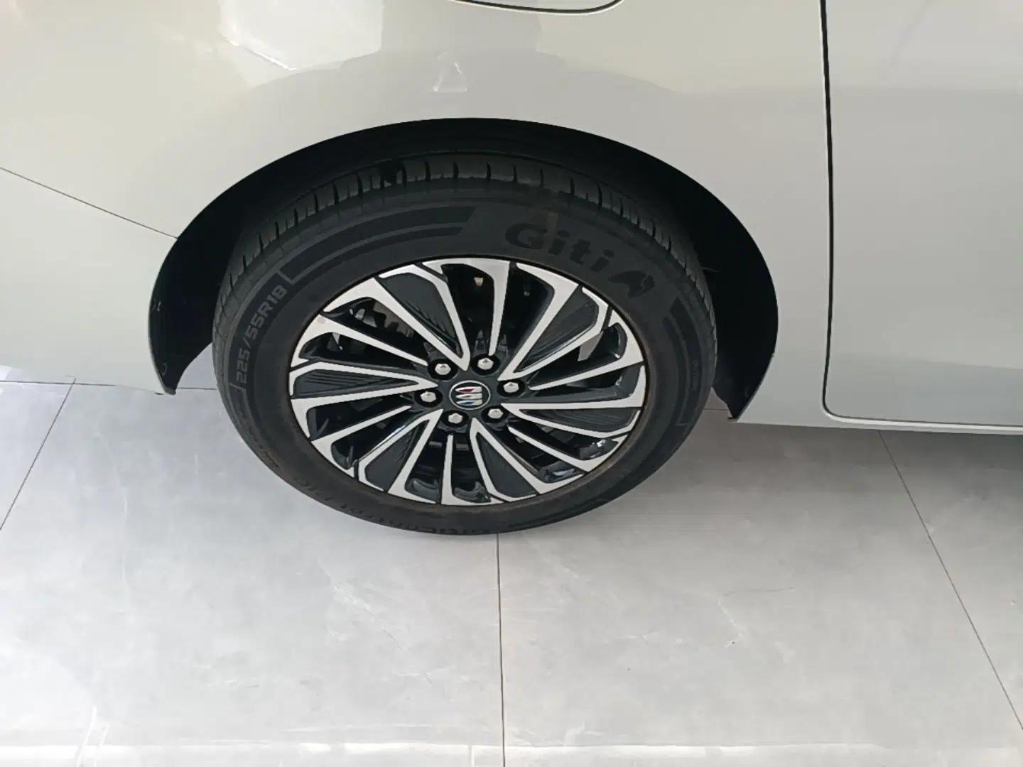 Buick GL8 New Energy 2025 Lu Shang Smart Enjoyment Edition 7-Seater — миниатюра 11