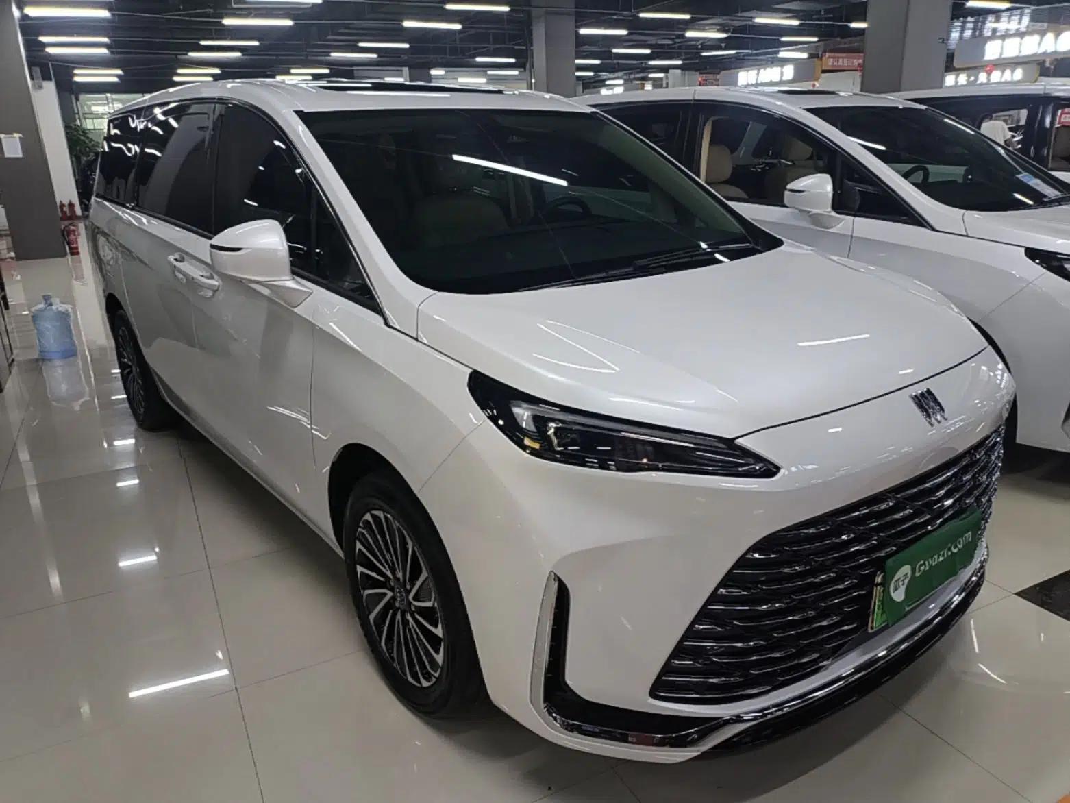 Buick GL8 New Energy 2025 Lu Shang Smart Enjoyment Edition 7-Seater — миниатюра 3