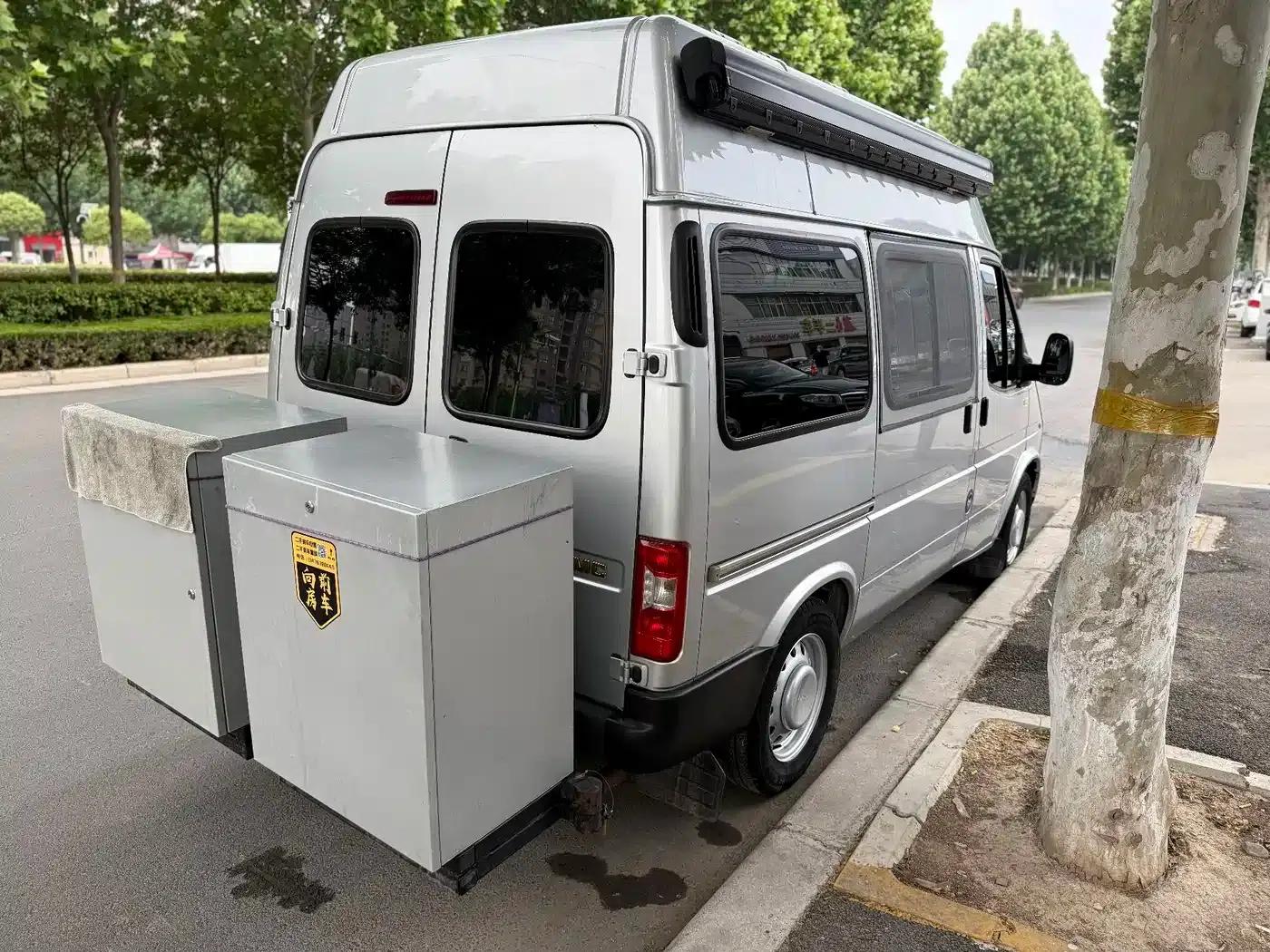 Teshun 2021 2.8T Space King Taurus Edition Short Wheelbase Mid-High Roof 6-Seater Diesel National VI JX493 — миниатюра 7