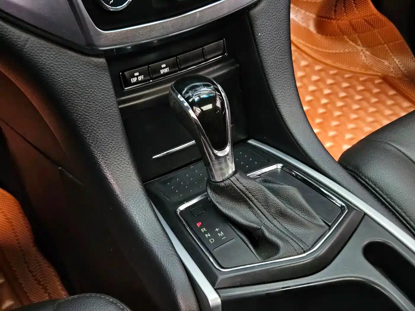 Yusheng S350 2013 2.4T Automatic 2WD Diesel Super Luxury 5-Seater — миниатюра 18