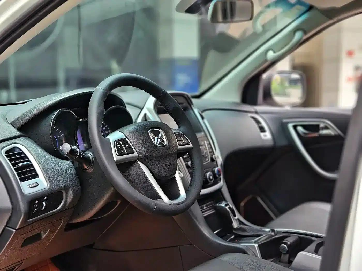 Yusheng S350 2013 2.4T Automatic 2WD Diesel Super Luxury 5-Seater — миниатюра 8