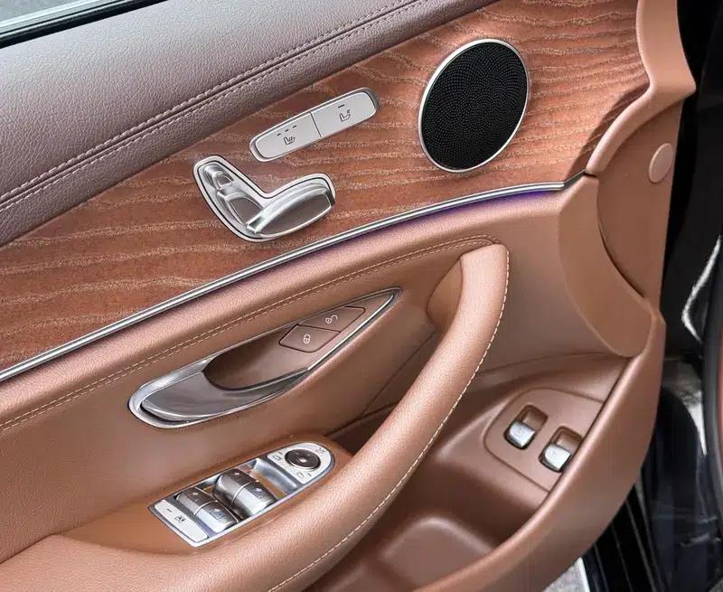 Mercedes-Benz E-Class PHEV 2022 Facelift E 350 e L Sedan — миниатюра 27