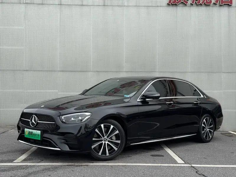 Mercedes-Benz E-Class PHEV 2023 E 350 e L Sport Sedan — миниатюра 1