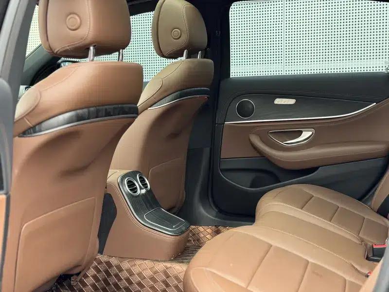 Mercedes-Benz E-Class PHEV 2023 E 350 e L Sport Sedan — миниатюра 32