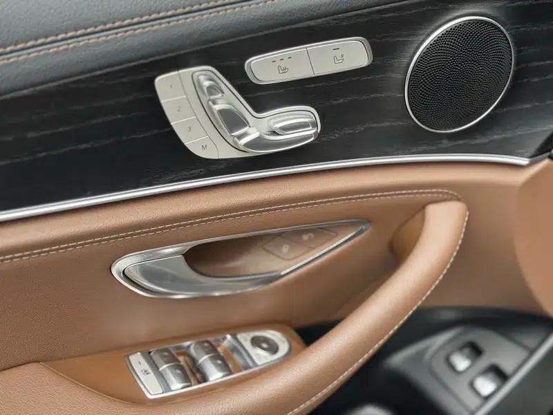 Mercedes-Benz E-Class PHEV 2023 E 350 e L Sport Sedan — миниатюра 36