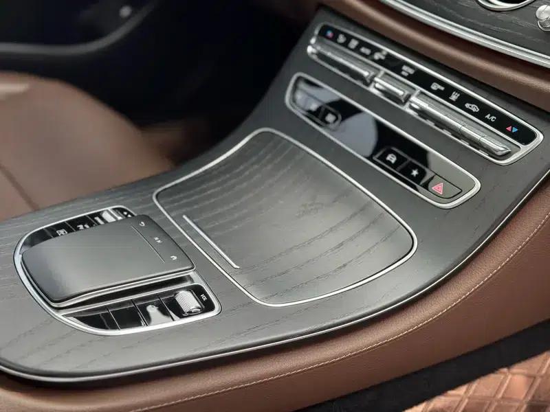 Mercedes-Benz E-Class PHEV 2023 E 350 e L Sport Sedan — миниатюра 10