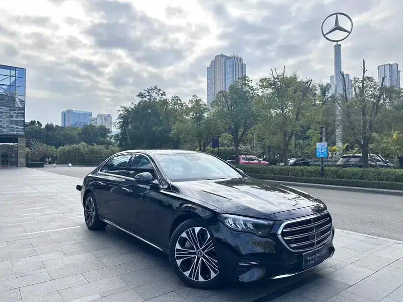 Mercedes-Benz E-Class PHEV 2024 E 350 e L Sedan — миниатюра 3