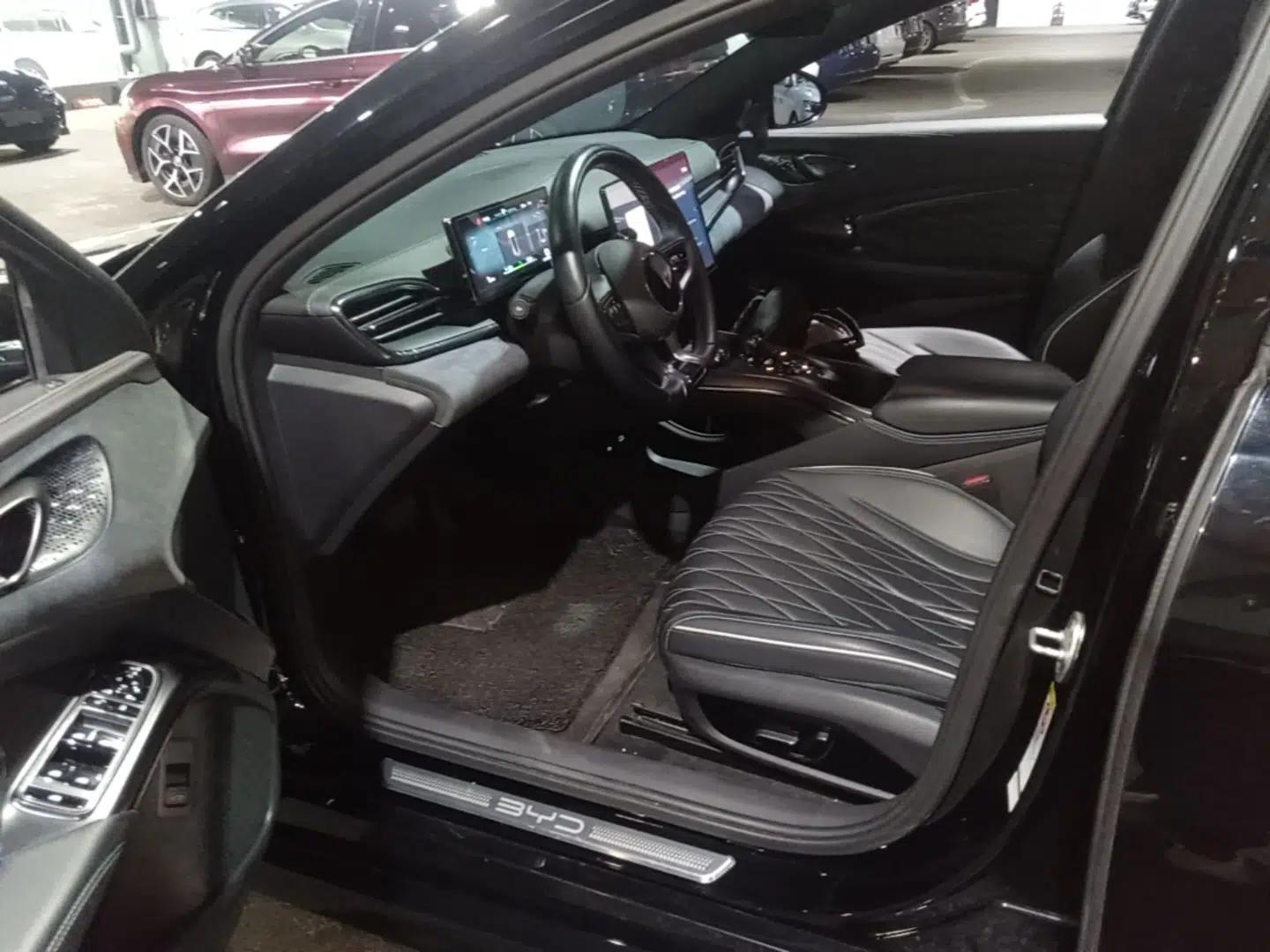 BYD Seal 2022 550 km Standard Range Rear-Wheel Drive Elite Version — миниатюра 17