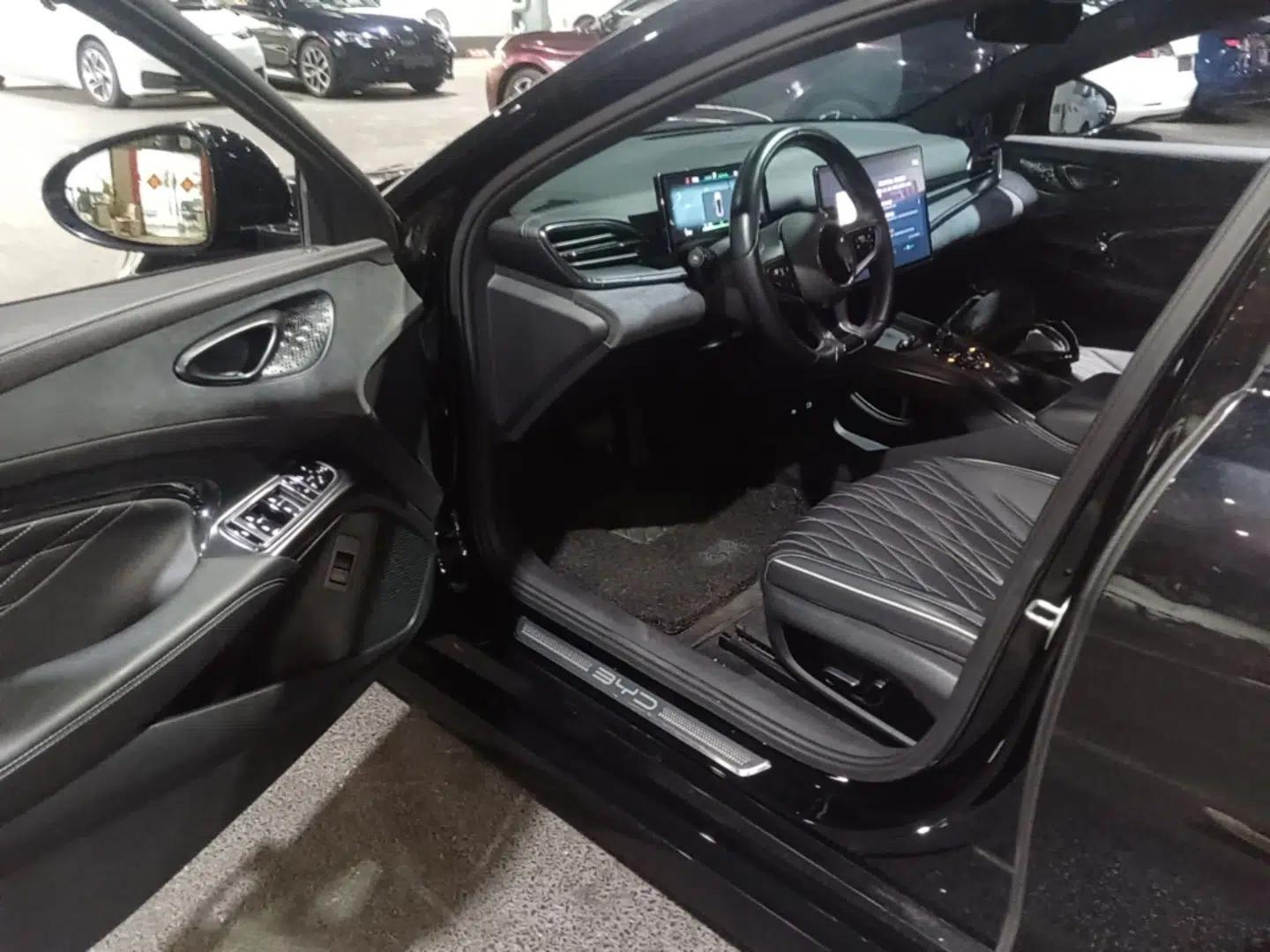 BYD Seal 2022 550 km Standard Range Rear-Wheel Drive Elite Version — миниатюра 18