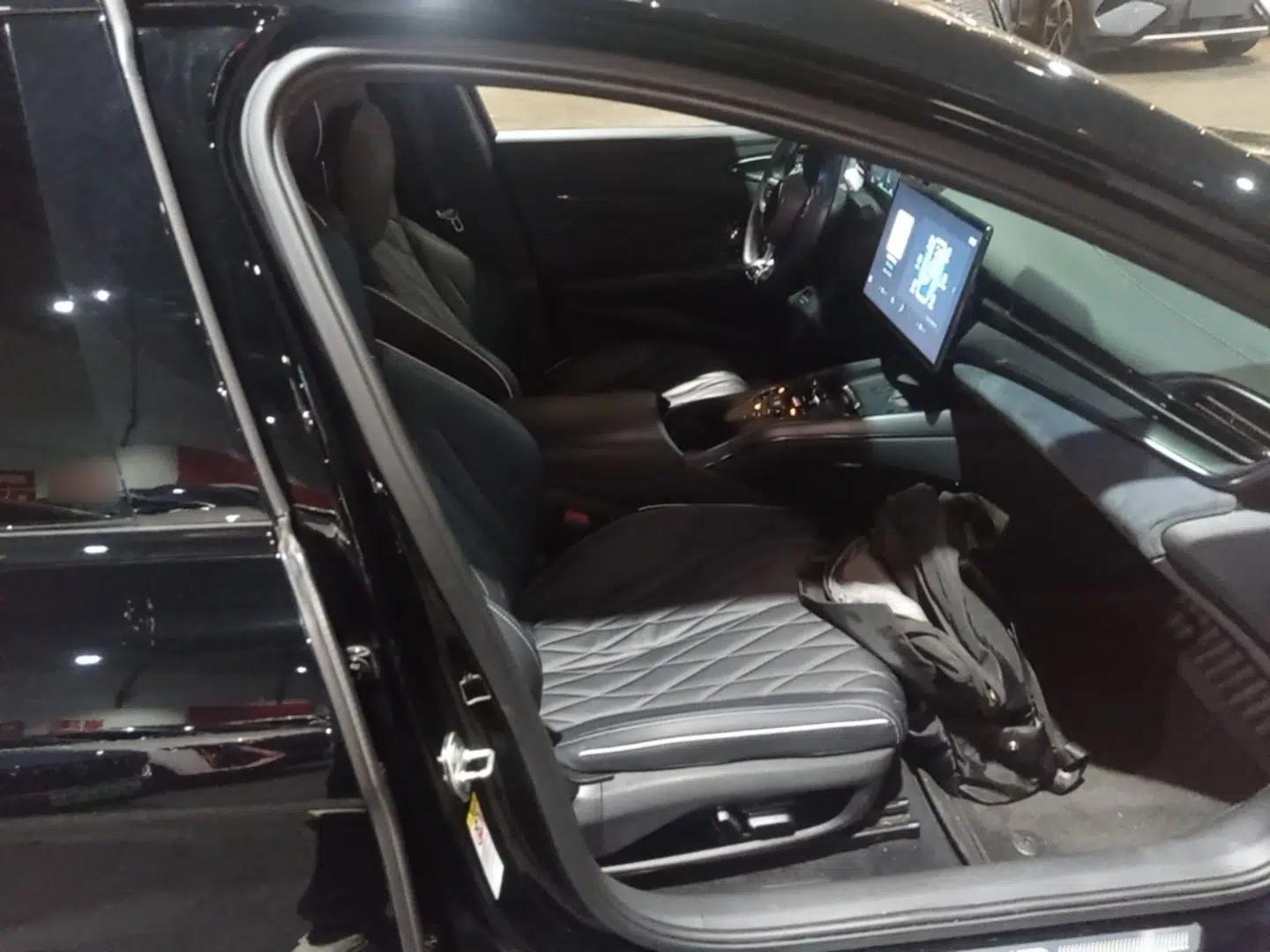 BYD Seal 2022 550 km Standard Range Rear-Wheel Drive Elite Version — миниатюра 19