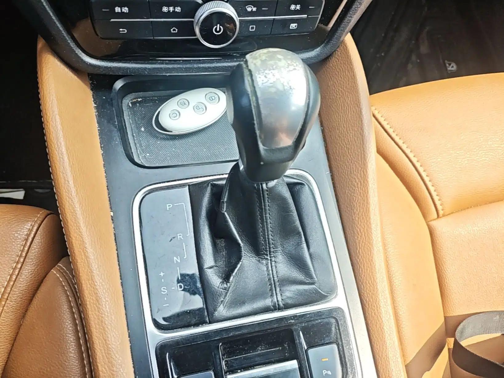 BYD Song MAX 2018 1.5T Automatic Smart Connect Elite Model with 6 Seats — миниатюра 16