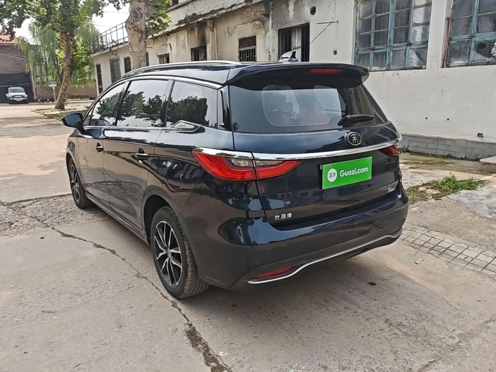 BYD Song MAX 2018 1.5T Automatic Smart Connect Elite Model with 6 Seats — миниатюра 4
