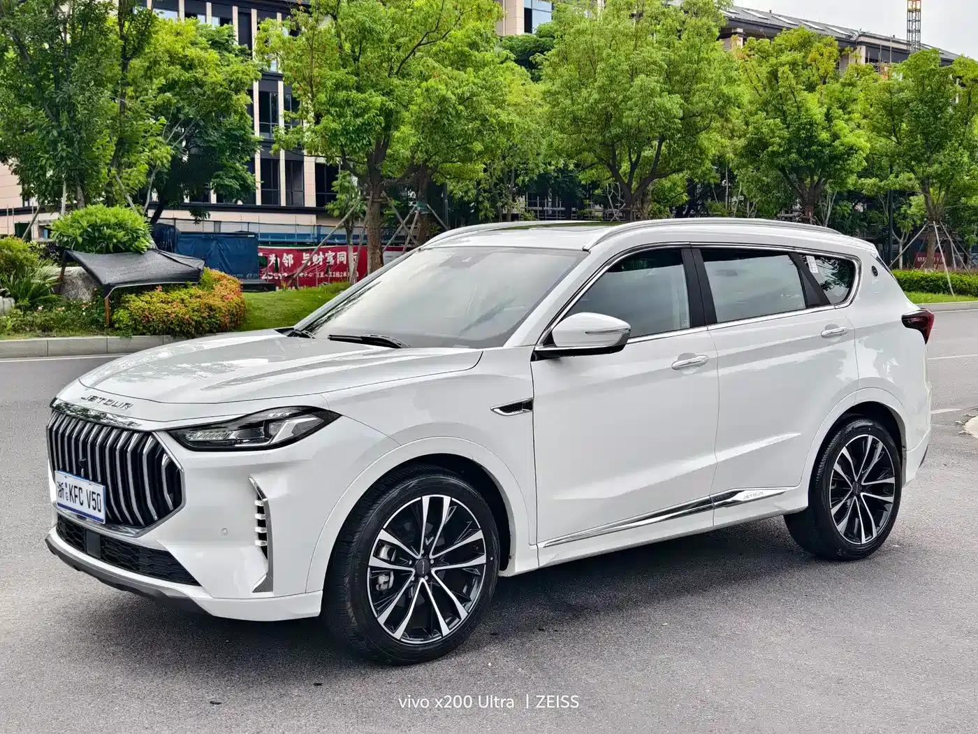 Jetour X70 PLUS 2023 1.6T DCT Strongman PRO 7-seater — миниатюра 1